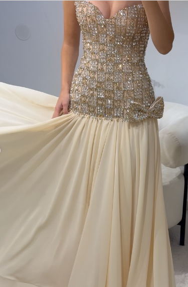 Luxurious Champagne Sweetheart Neck A-Line Diamond-Embellished Bow Chiffon Long Prom & Evening Dress - View 6 | FashionDia
