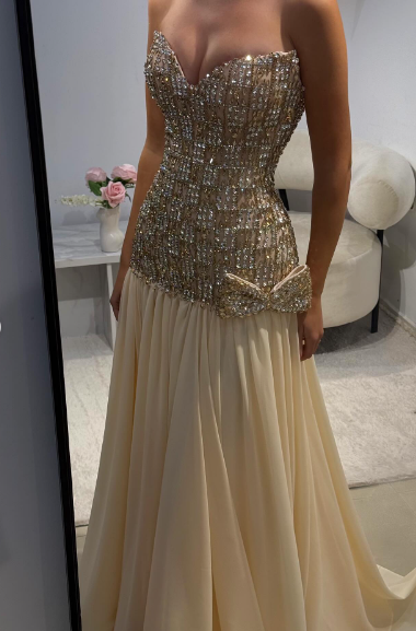 Luxurious Champagne Sweetheart Neck A-Line Diamond-Embellished Bow Chiffon Long Prom & Evening Dress - View 7 | FashionDia