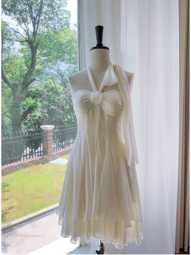 Elegant Ivory Halterneck Floral Ribbon Chiffon Mini 17th Birthday Homecoming Dress
