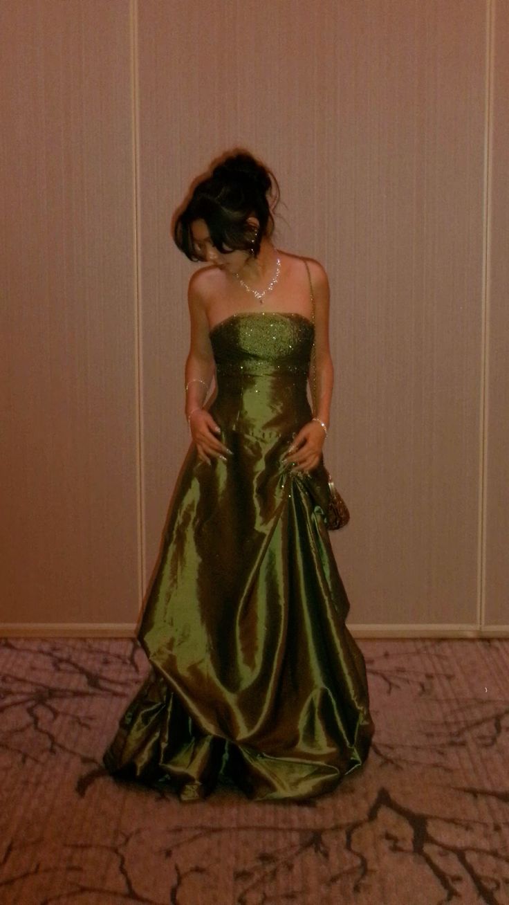 Elegant Green A-line Rhinestone Embellished Satin Long Prom Dress Evening Dress