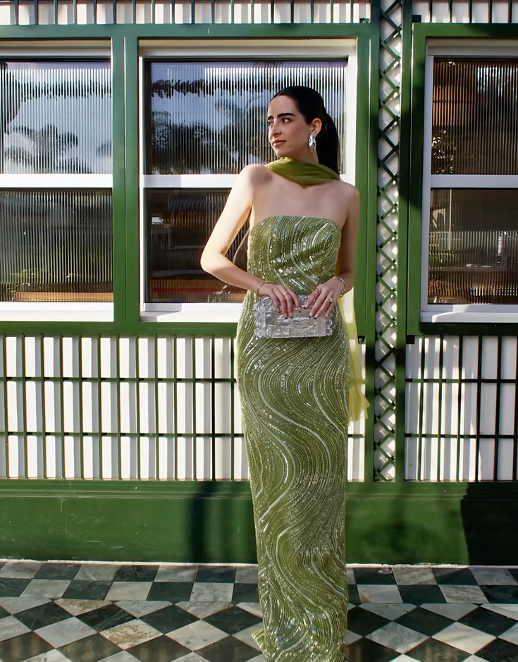 Elegant Green Strapless Sequin Wave Pattern High-Slit Tulle Slim-Fit Long Prom & Evening Dress - View 2 | FashionDia
