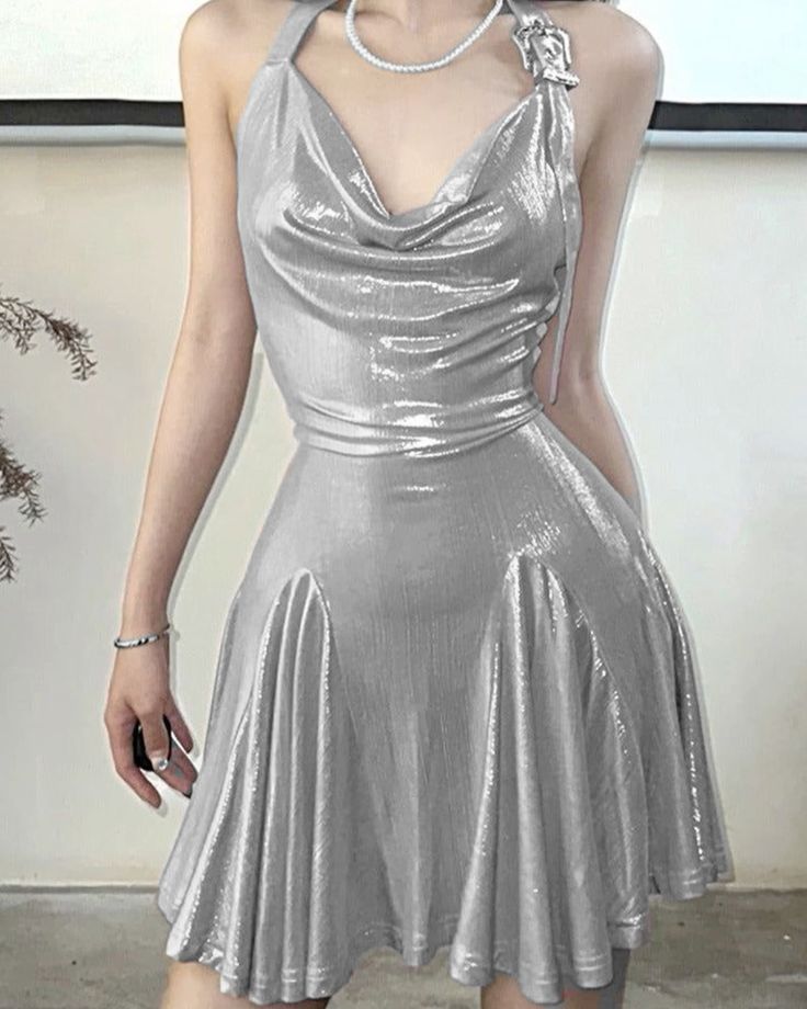 Gorgeous Silver Flared Collar Shiny Halter Neck Mini Short Birthday Dress Homecoming Dress