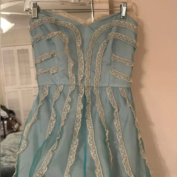 Sweet Retro Light Blue Tube Top White Lace Pattern Waist A-Line Birthday Party Homecoming Dress - View 3 | FashionDia