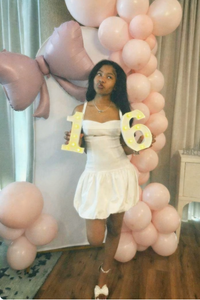 Sweet White Suspender Slim Bud 16th Birthday Homecoming Dress