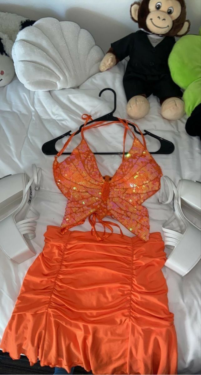 Fashionable And Shining Bright Orange Halterneck Butterfly Shape Sequin Short Birthday Party Homecoming Dress