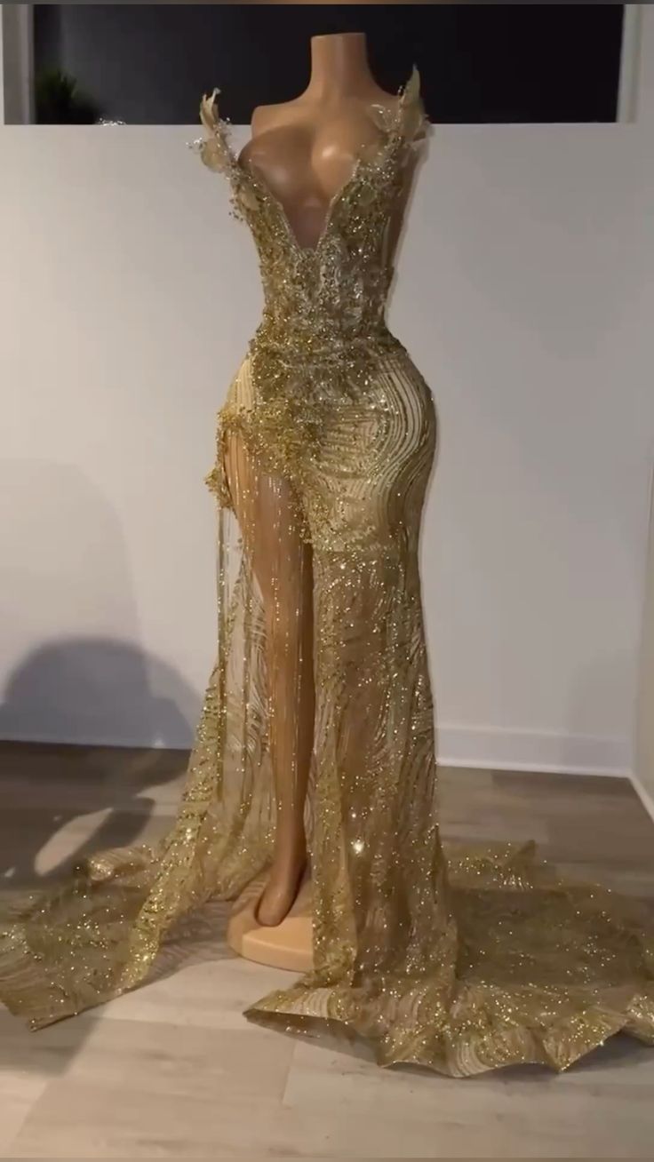 Luxury Gold Foil Deep V Strapless Beaded High Slit Train Tulle Prom & Evening Dress - FashionDia