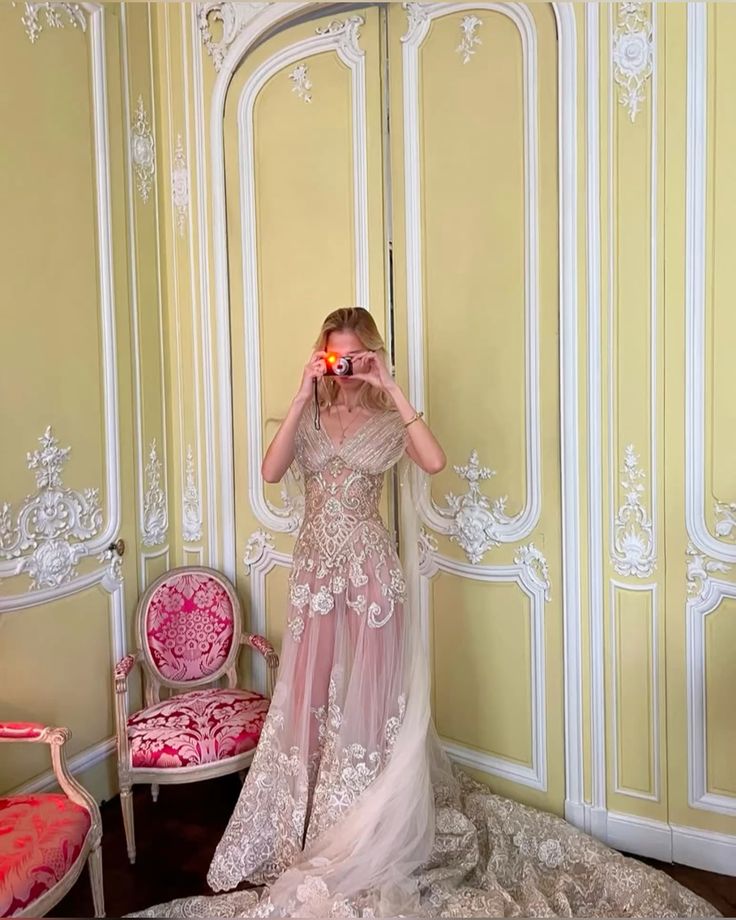 Luxury Palace Nude Pink Mermaid Trailing V-Neck Lace Tulle Prom Dress Evening Dress