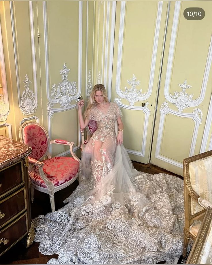 Luxury Palace Nude Pink Mermaid Trailing V-Neck Lace Tulle Prom & Evening Dress - View 4 | FashionDia
