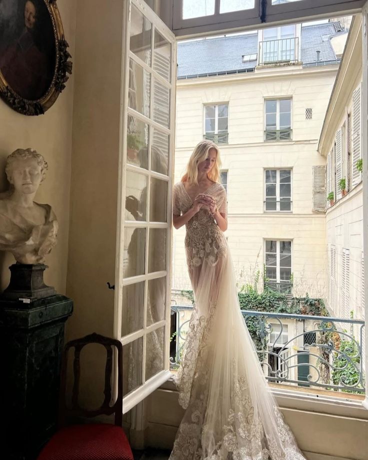 Luxury Palace Nude Pink Mermaid Trailing V-Neck Lace Tulle Prom & Evening Dress - View 6 | FashionDia