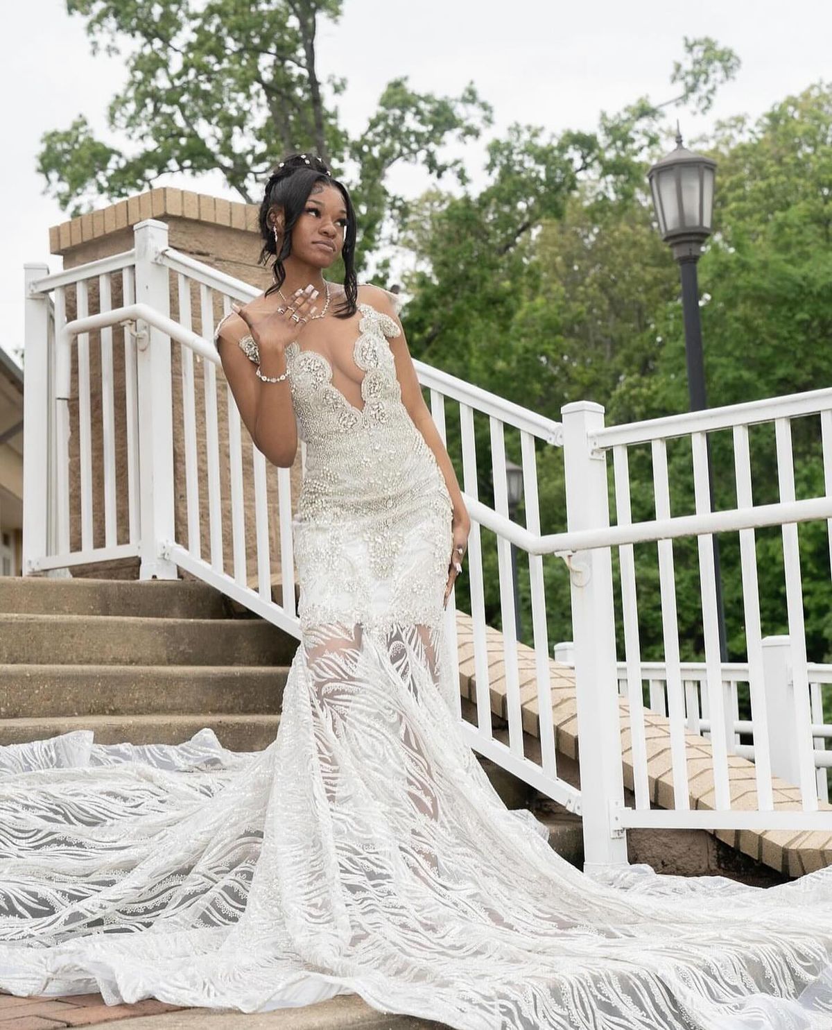 Luxurious And Shining White Mermaid Long-tail Sequined Mesh Evening Dress