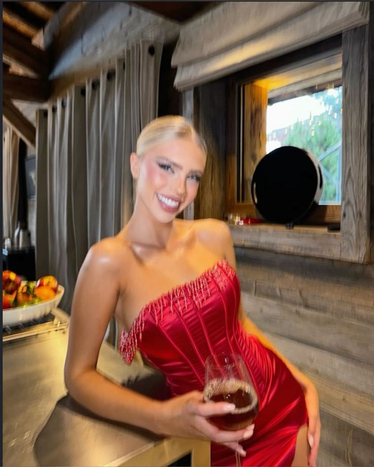 Gorgeous Red Strapless Satin Sheath Slit Cocktail Dress Formal Short Graduation Homecoming Dress D131