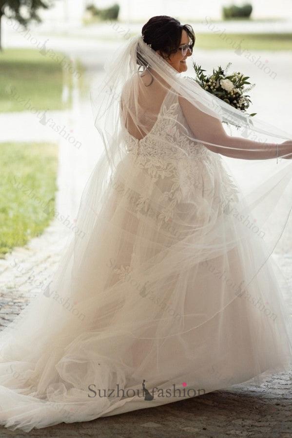 Plus Size Beach Wedding Dress V Neck A Line Tulle Bridal Gown with Lace Appliques