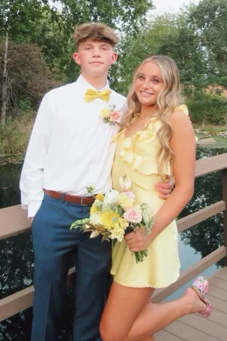 Pretty Sheath V Neck Yellow Short Homecoming Dress with Ruffles