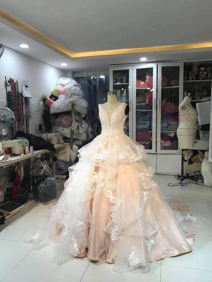 V Neckline Wedding Dress,Beautiful Ivory Wedding Dress,Romantic Wedding Dress (ZD13690)