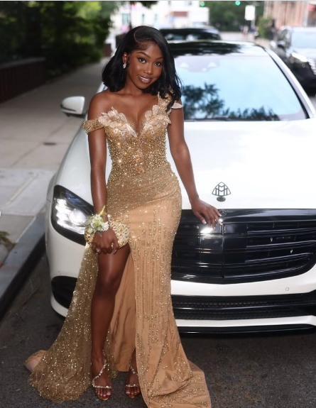 Gorgeous Gold Mermaid High-slit Sequined Long Prom & Evening Dress - View 6 | FashionDia