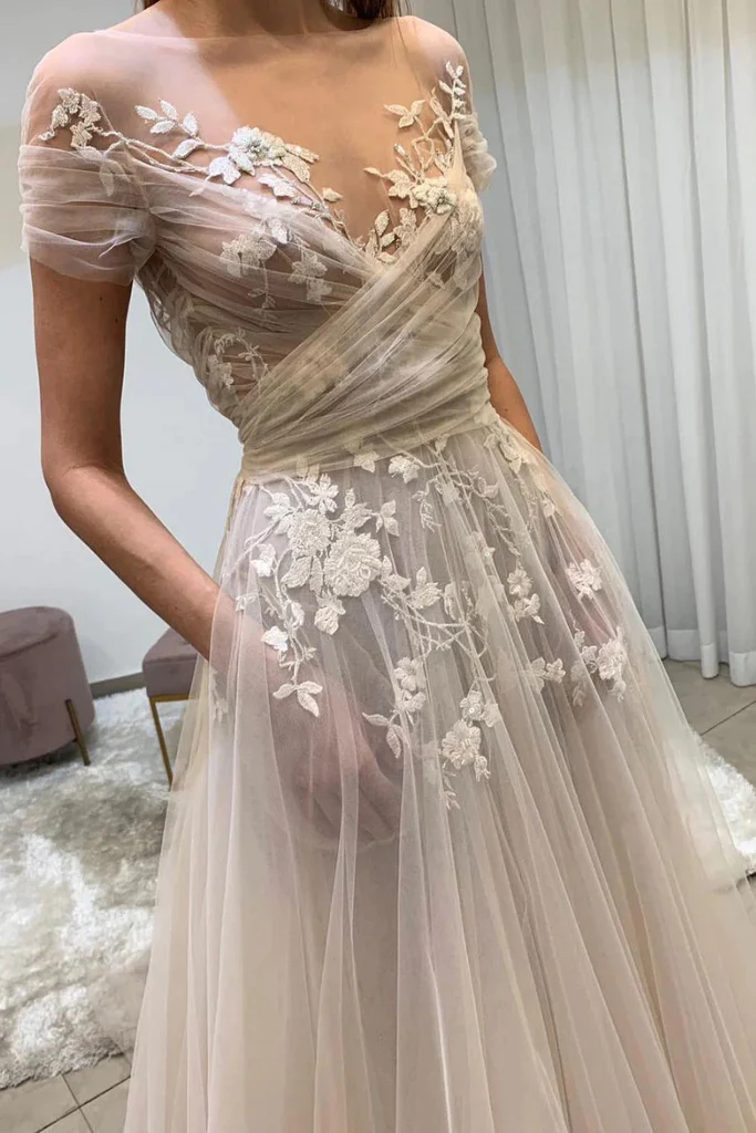 Ivory Sheer Neck Short Sleeves Tulle Prom Dress Lace Appliques With Pockets