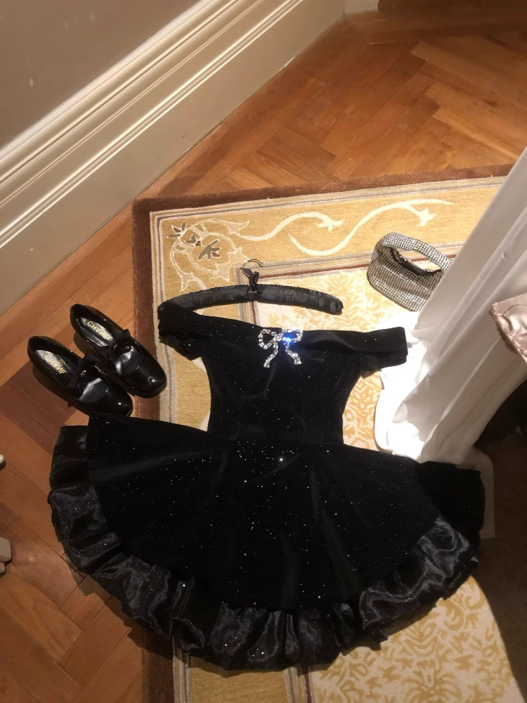 Black Off-the-Shoulder Velvet Short Party Dress Birthday Dress - View 3 | FashionDia