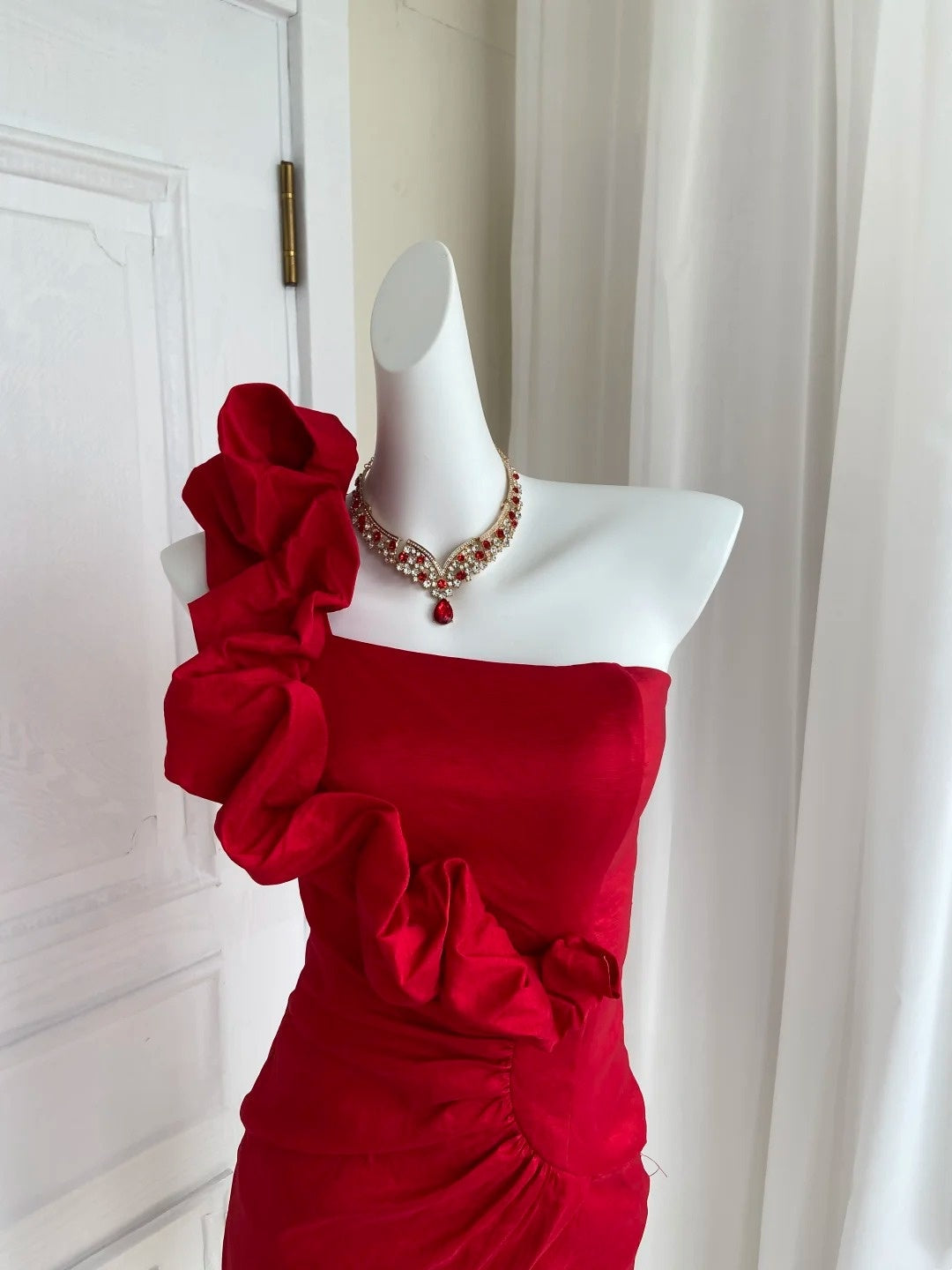 Ruffled One-Shoulder Sheath Red Homecoming Dress