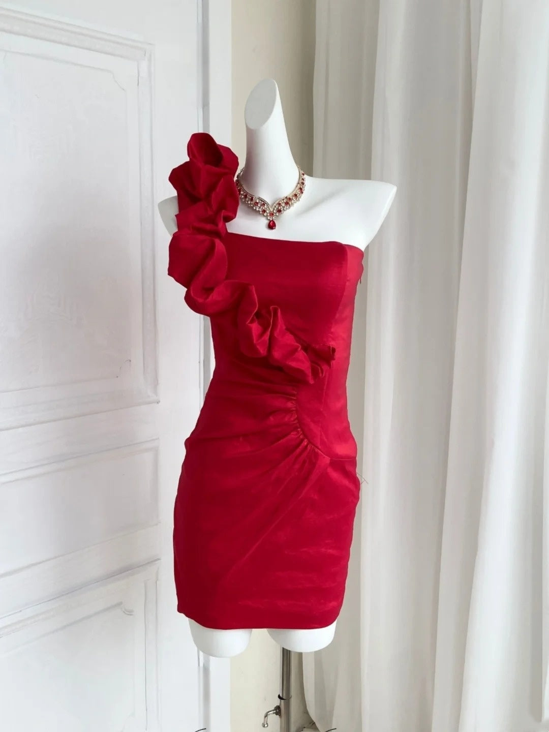 Ruffled One-Shoulder Sheath Red Homecoming Dress