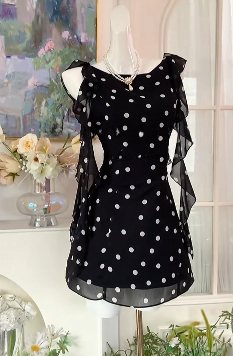 Ruffled Polka Dots A-Line Black Short Homecoming Dress