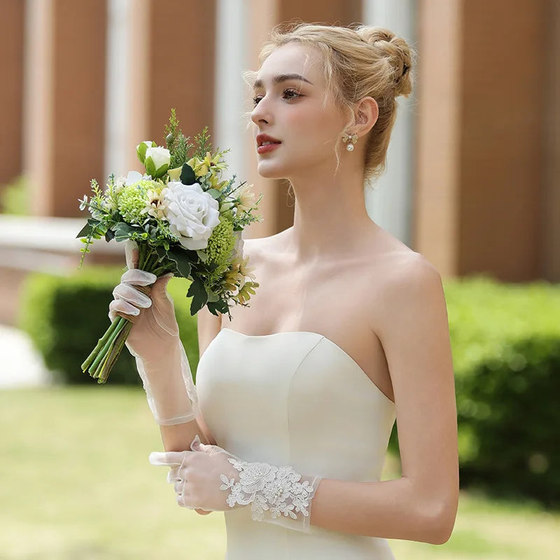 Short Bridal Gloves Pearl Wristband Wedding Glove For Women Girl Gift Party Evening Dress Jewelry Bride Accessories