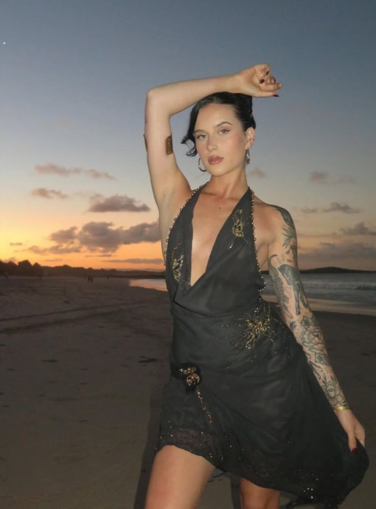 Sexy Halter Pink Chiffon Beaded Short 16th Birthday Outfits Formal Graduation Homecoming Dress D023