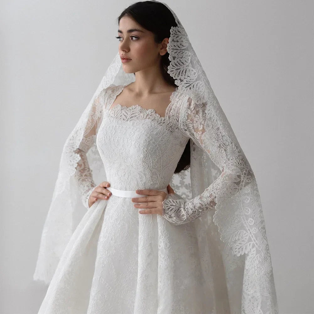 Customized Gorgeous Lace Long Sleeves Wedding Dress for Bride Square Neck Sweep Train Bridal Gown Vestido De Noiva (ZD17413)