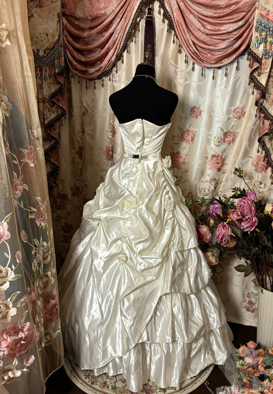 Simple Ball Gown Strapless Sleeveless Pleats White Satin Wedding Dress - View 2 | FashionDia