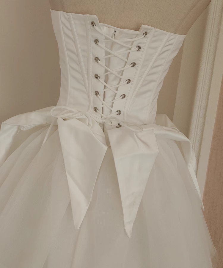 Cute A-Line Strapless White Travel Vacation Dresses Short Satin Birthday Dress - View 6 | FashionDia