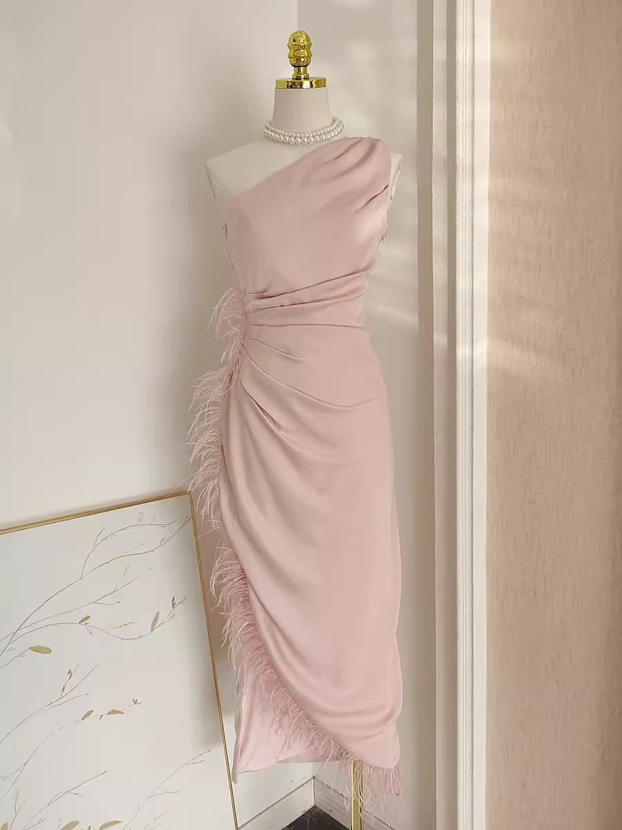 Sexy Sheath One-Shoulder Pink Vacation Dress Satin Women Dresses WIth Feather - FashionDia