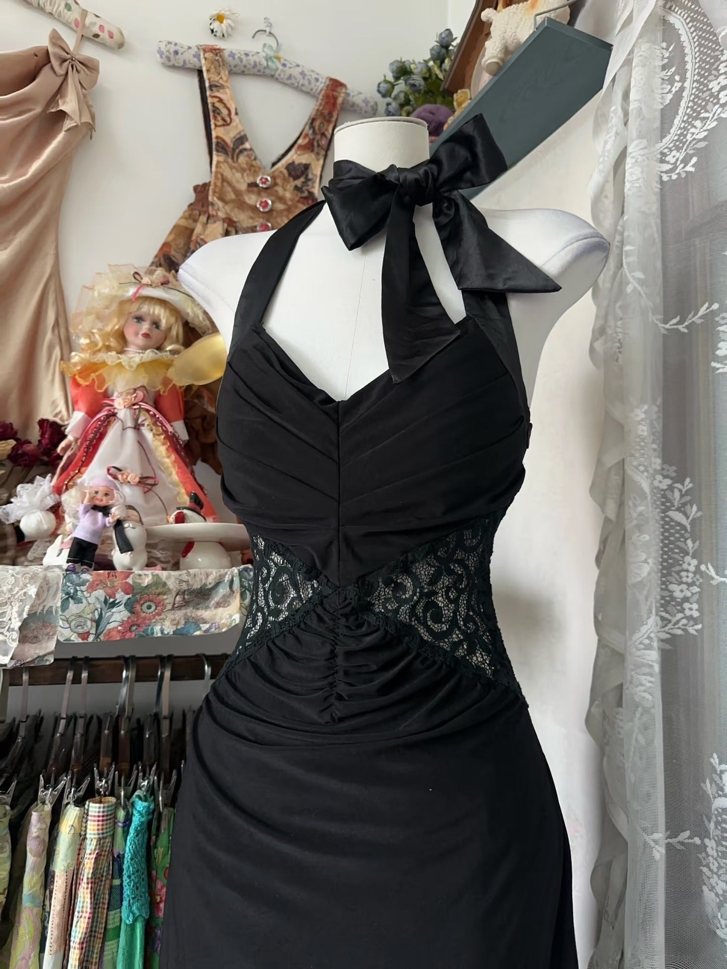 Vintage Fashion Mermaid Halter Black Floor Length Evening Dress Prom Dresses