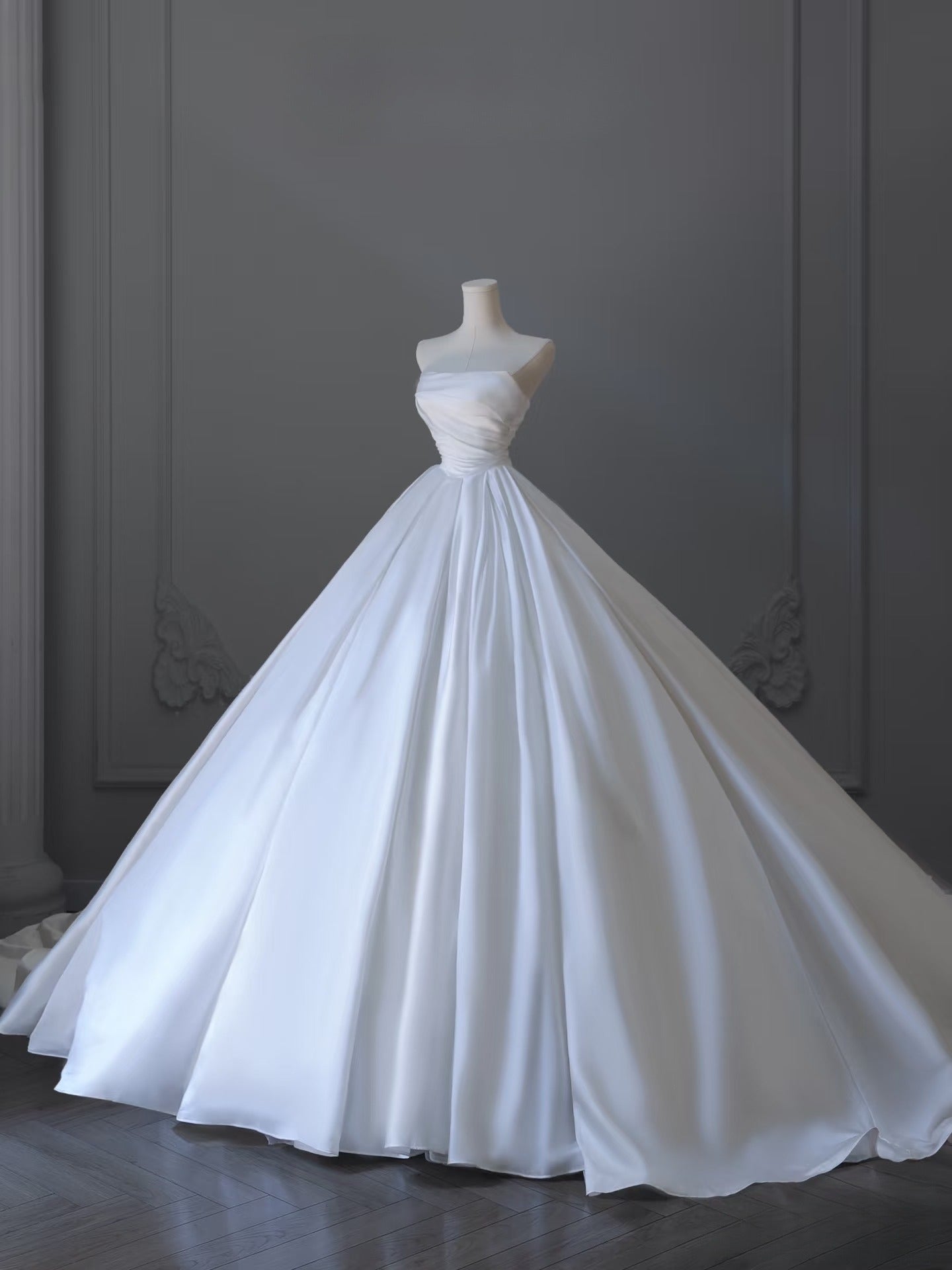 Timeless Ball Gown Strapless Satin White Wedding Dresses Brides Dress