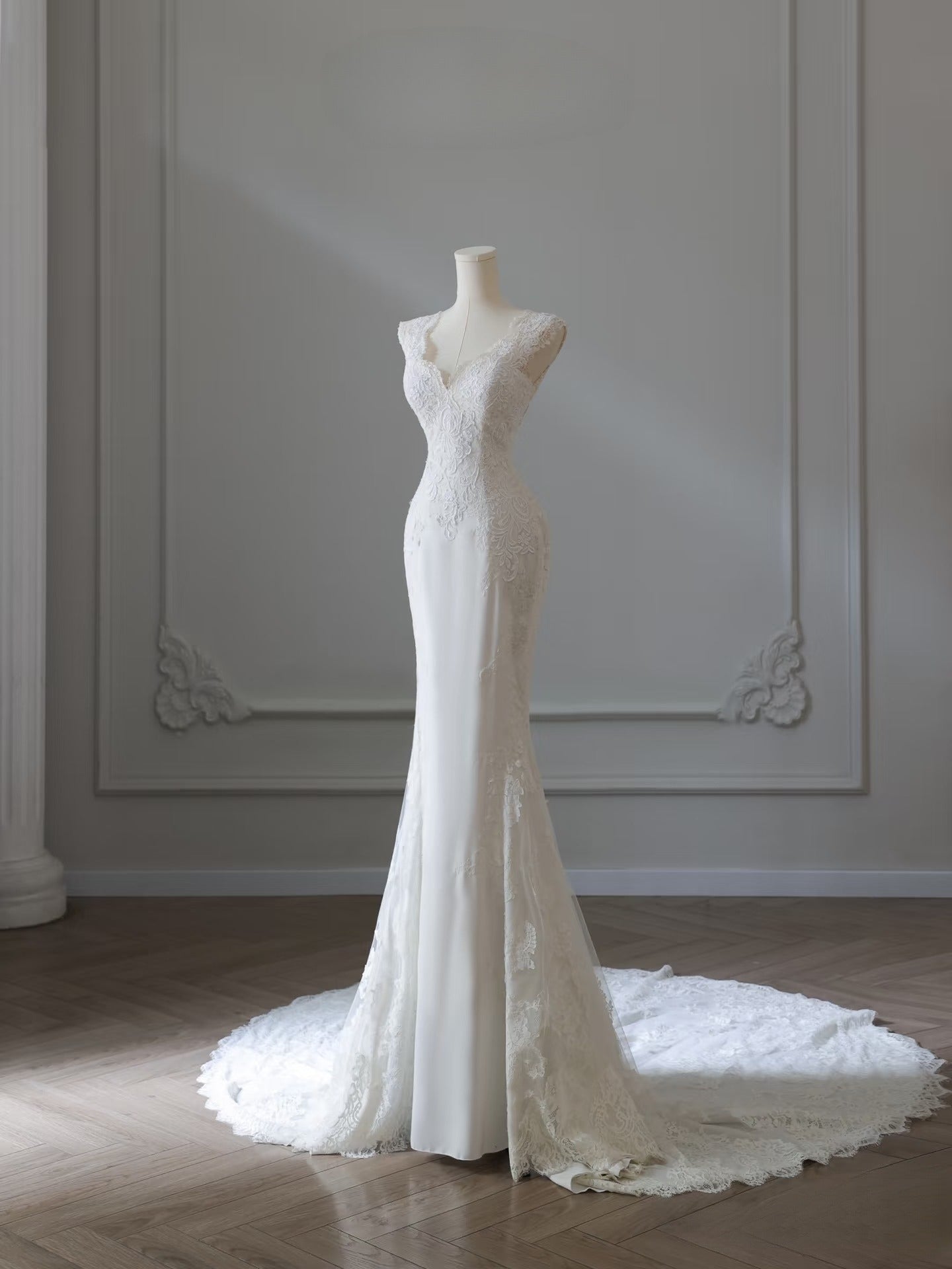 Timeless Mermaid V Neckline Satin Ivory Long Wedding Dress Bridal Dresses