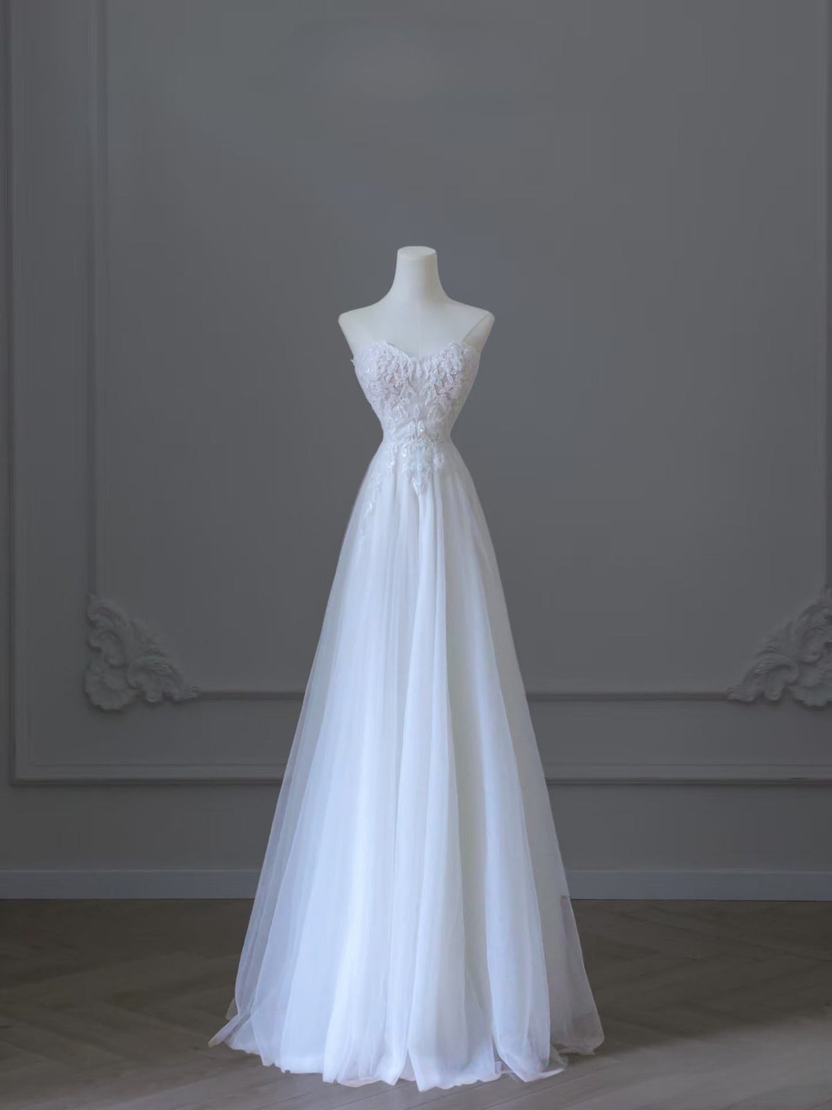 Timeless A-Line Sweetheart Tulle White Lace Long Wedding Dress - FashionDia