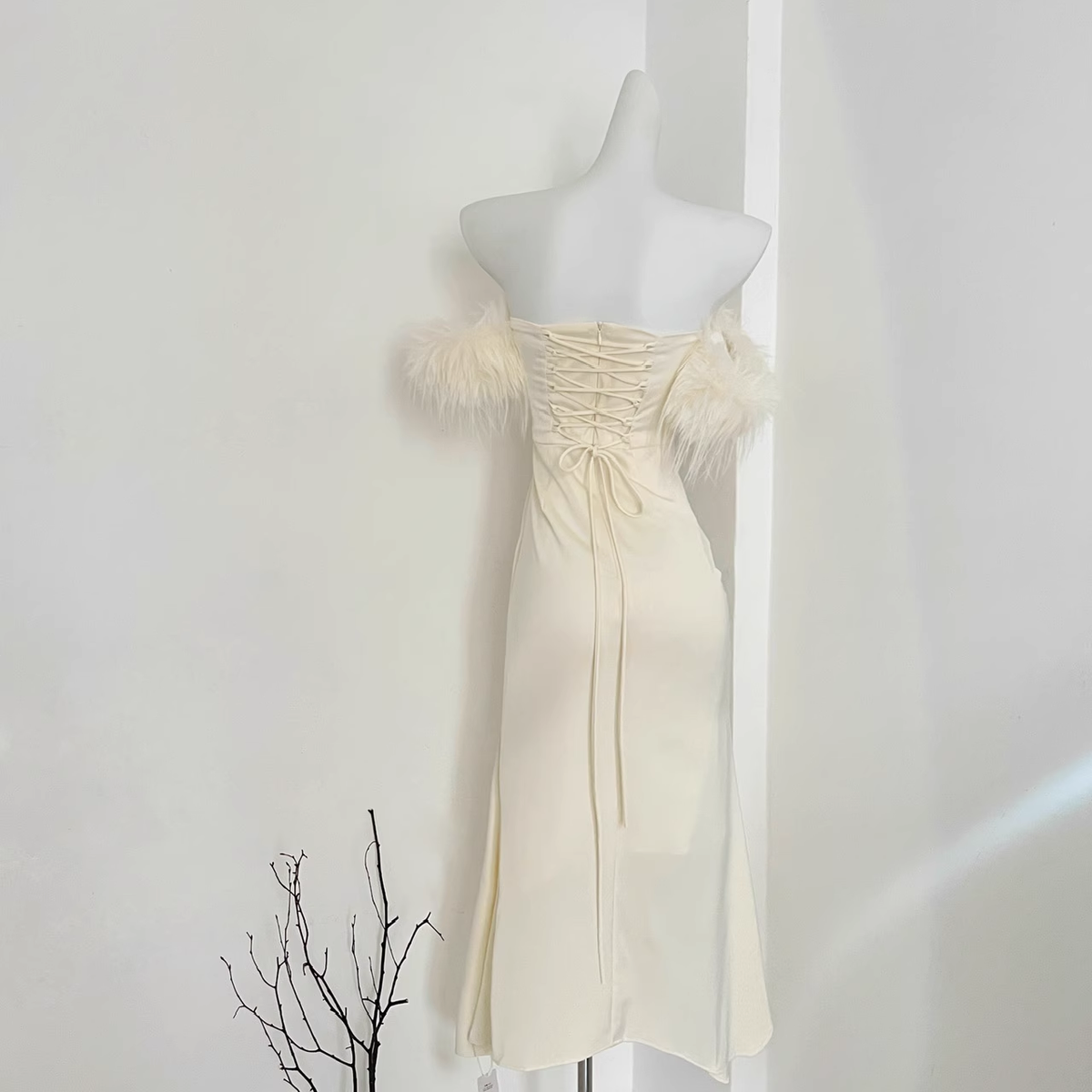 Sheath Strapless Sleeveless Ivory Feather Dress Slit Holiday Dresses - View 6 | FashionDia