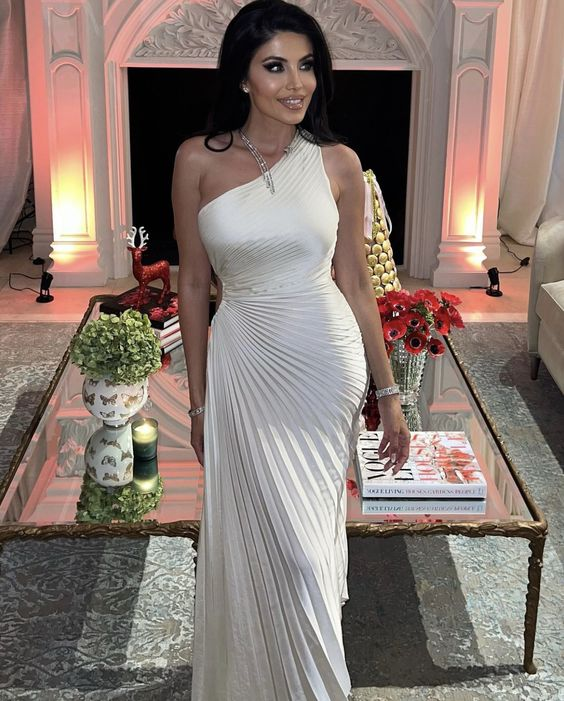 Women's Elegant Long Dress Sexy One-Shoulder Tailored Pleated Skinny Long Evening Dress - View 2 | FashionDia