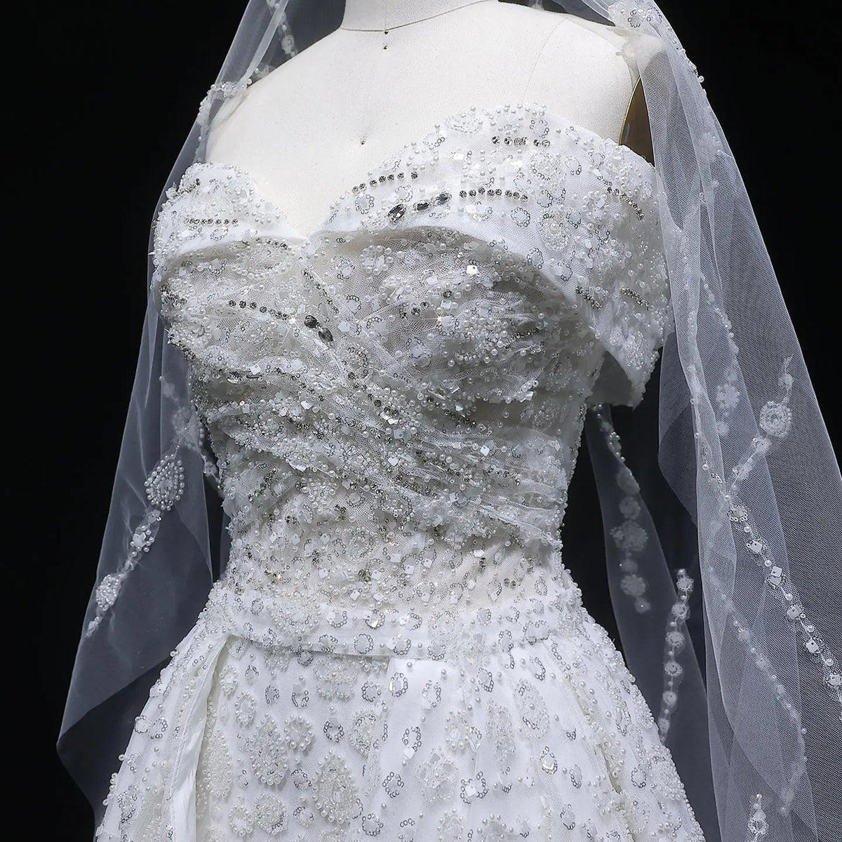 Luxury White Off-the-Shoulder Train Wedding Dress with Veil ZP153