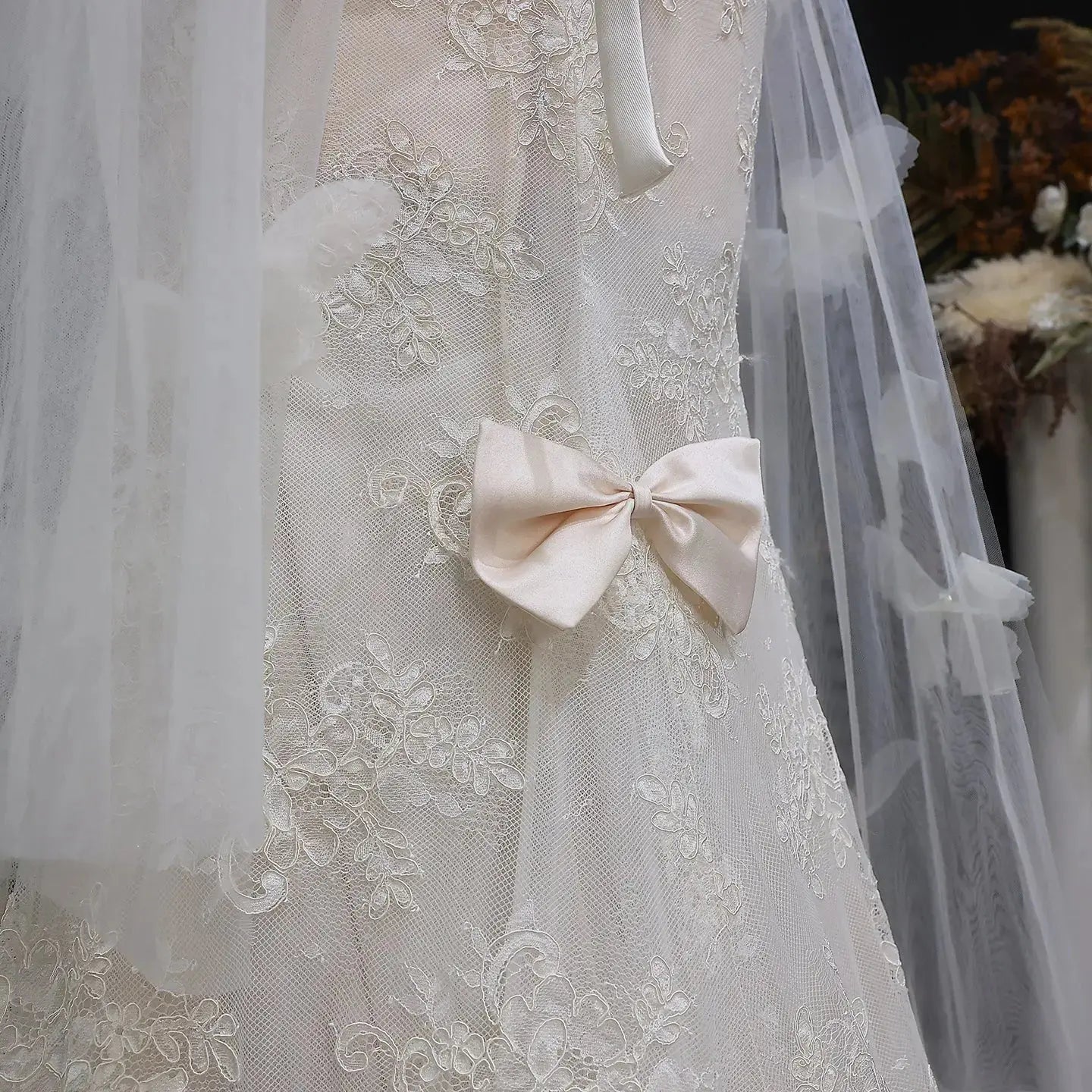Luxury White One-Shoulder Lace Ruched Bow Mermaid Wedding Dress ZP157