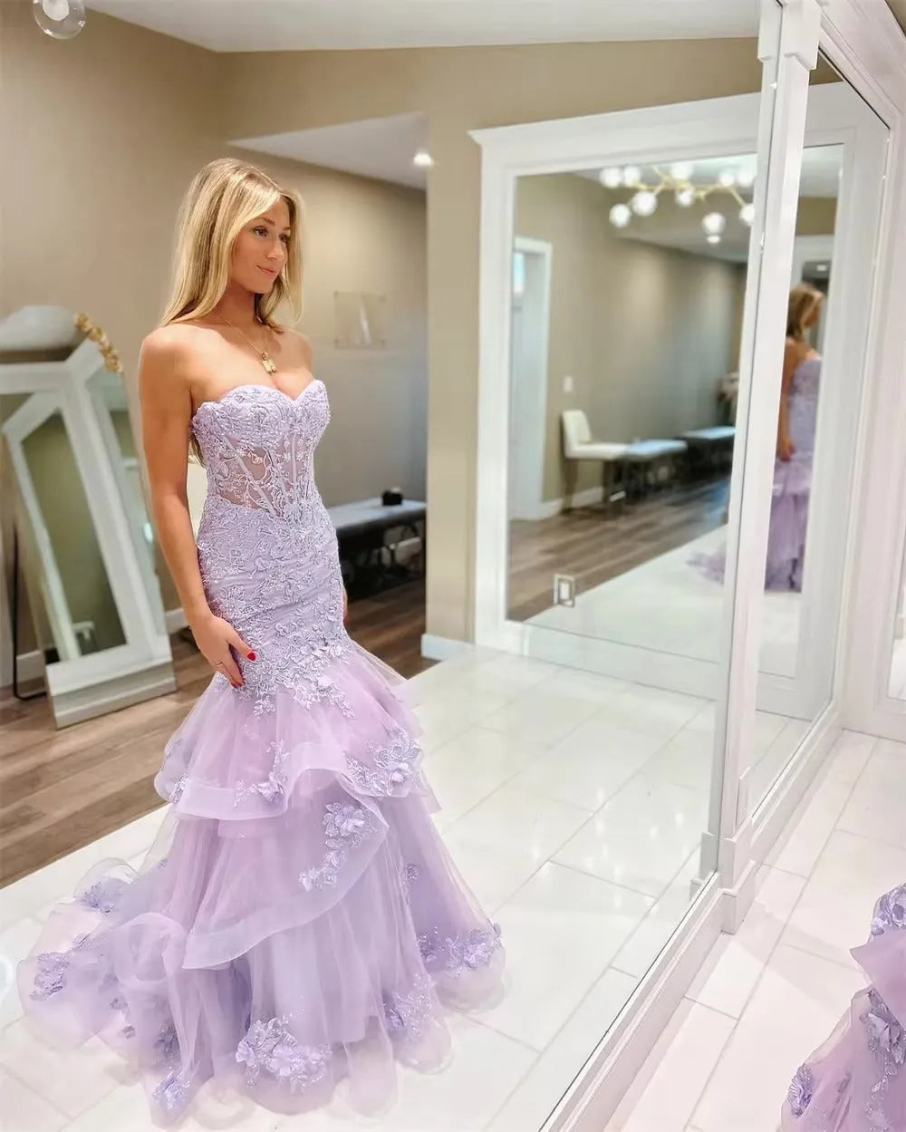 Elegant Lavender Tulle Prom Dress Mermaid Sweetheart Lace Tiered Ruffles Formal Evening Dress Floor Length Party Gown