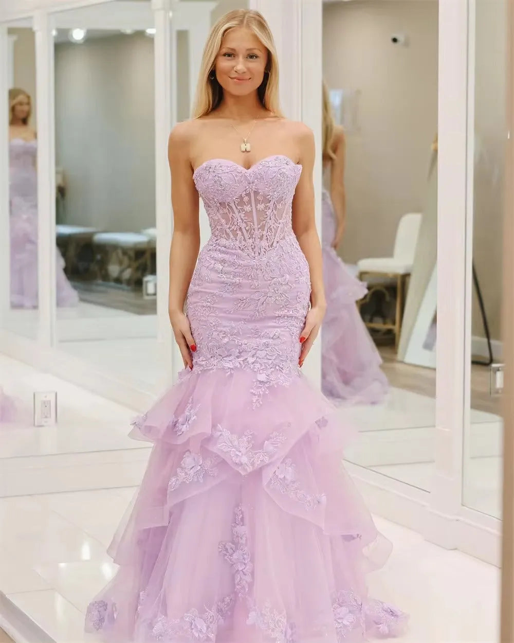Elegant Lavender Tulle Prom Dress Mermaid Sweetheart Lace Tiered Ruffles Formal Evening Dress Floor Length Party Gown