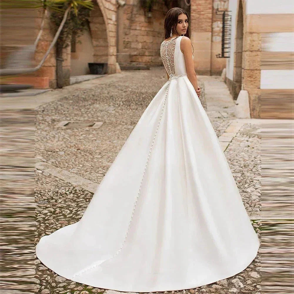 Satin Princess Wedding Dresses Scoop Neck Pockets Bride Gowns Buttons Country White Robe Plus Size 2023 (ZD13555)