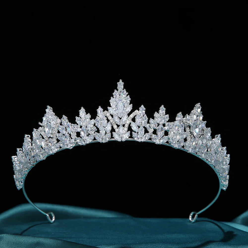 Bridal Hair Jewelry Zirconia Crystal Tiaras Crowns Headband Girl Brides Dinner Party Birthday Gift Headpiece Wedding Accessories a silver color