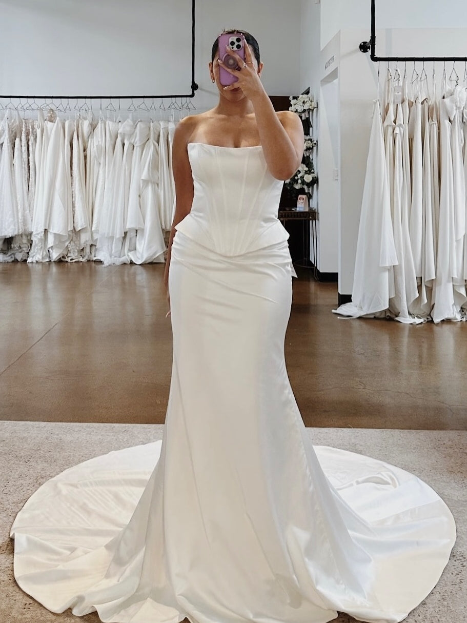 Modern Strapless Satin Corset Mermaid Wedding Dress With Circular Train