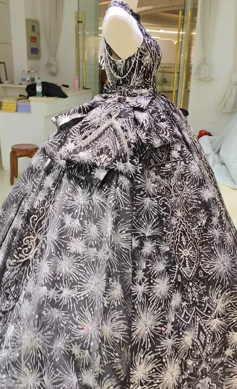 Dramatic Black Halter-Neck Ball Gown Wedding Dress with Firework Sequin Embroidery & Beaded Tassels Ye-2035 (ZD16818)