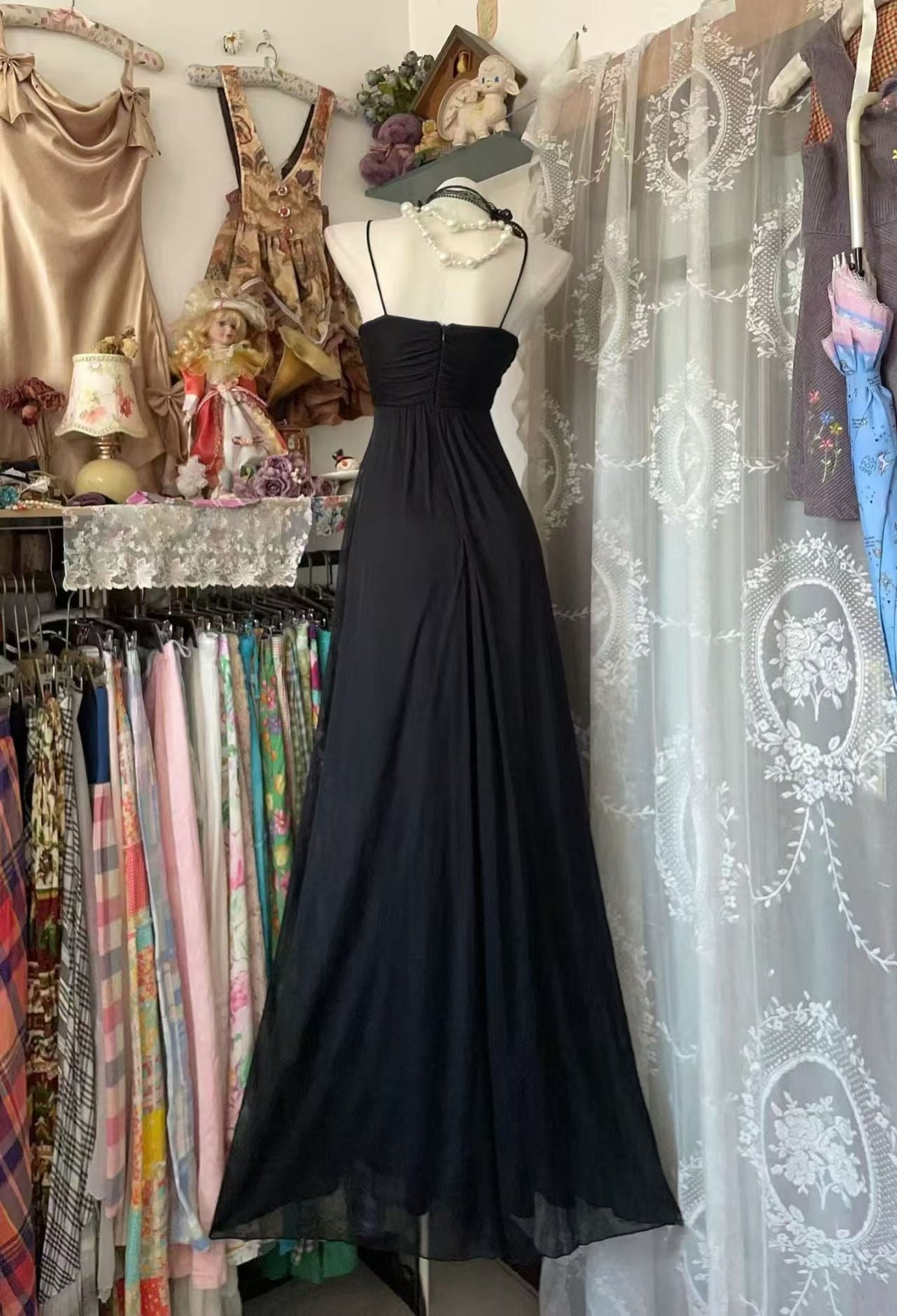 Spaghetti Strap Black Chiffon Prom Dress A-Line Formal Evening Gown