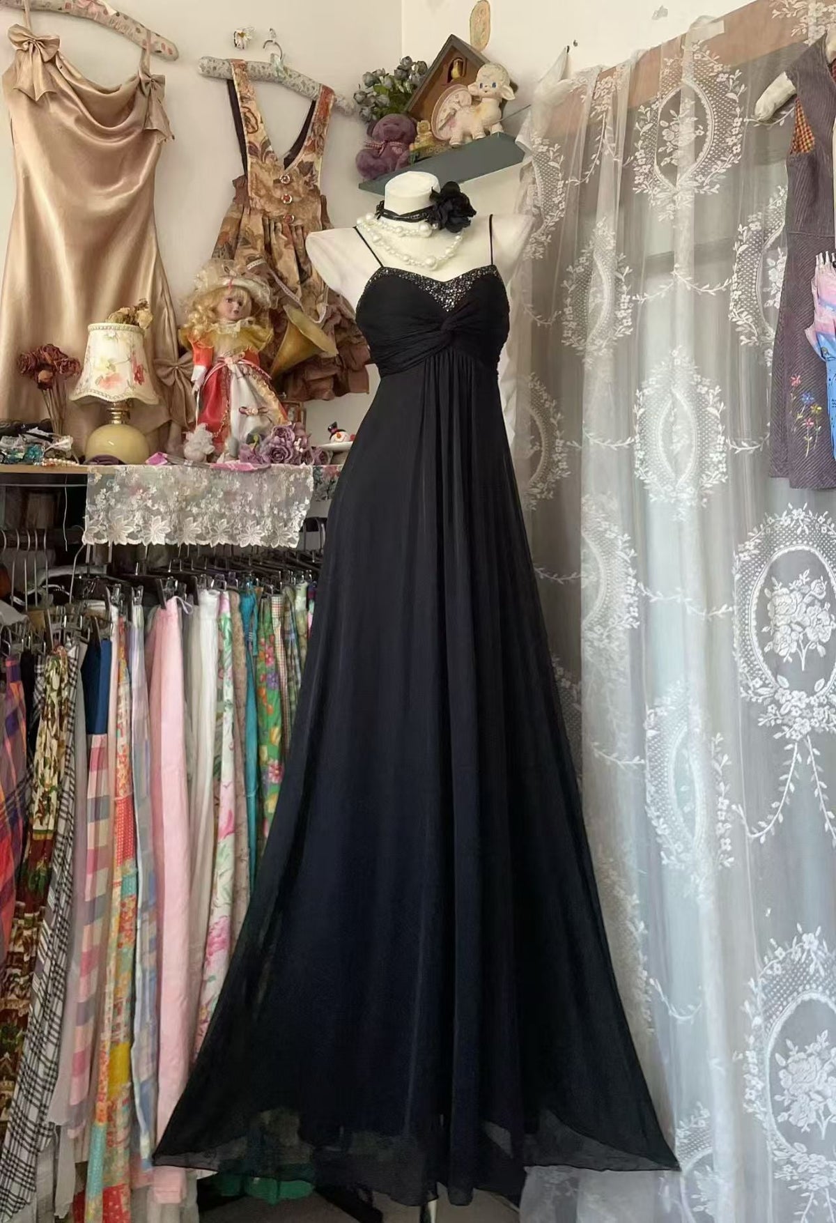 Spaghetti Strap Black Chiffon Prom Dress A-Line Formal Evening Gown