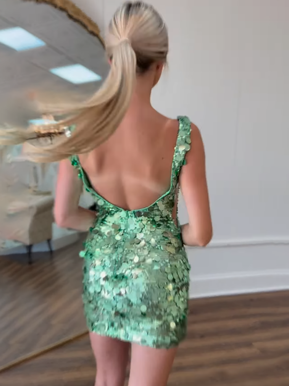 Sparkly Bodycon Sequins V-Neck Short Homecoming Dress