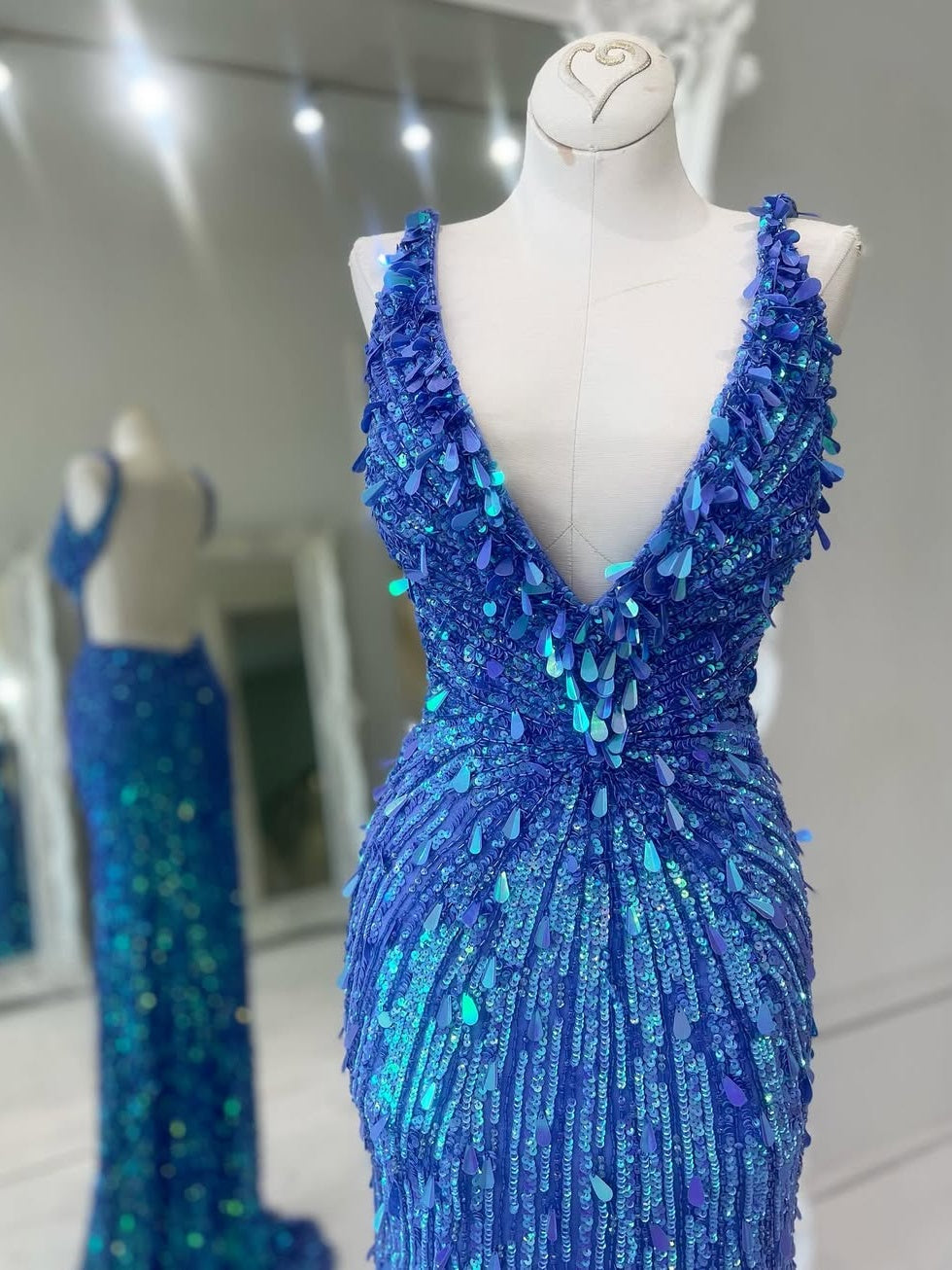 Sparkly Mermaid V Neck Red Sequins Long Prom Dress with Open Back - View 12 | FashionDia