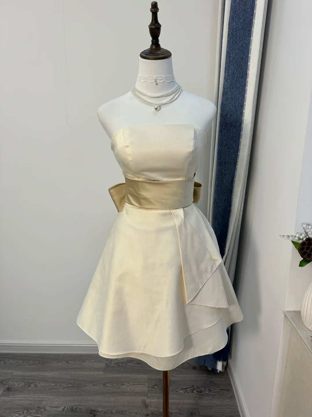 Strapless A-Line Satin Homecoming Dress Short Birthday Dress