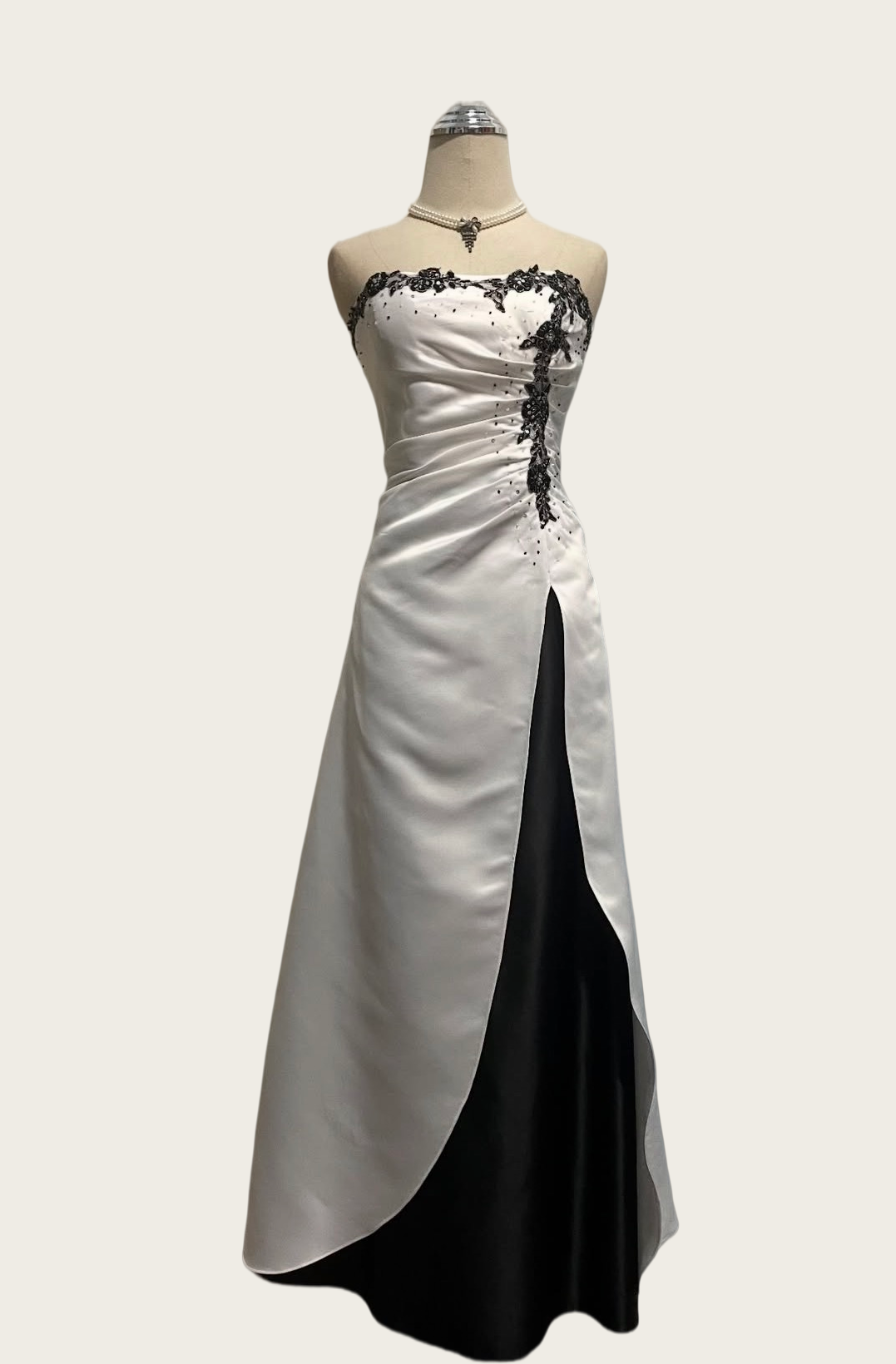 Strapless A-Line White Retro Prom Dress With Appliques